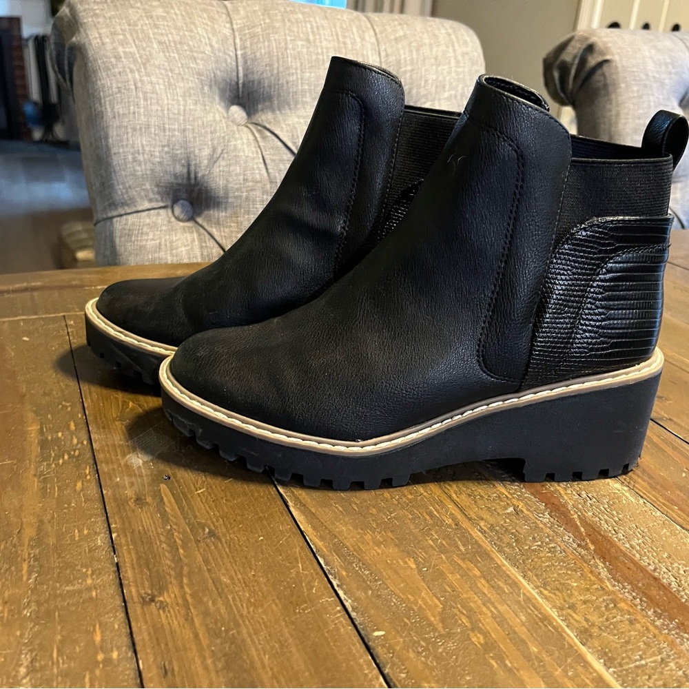 DV dolce vita size 6.5